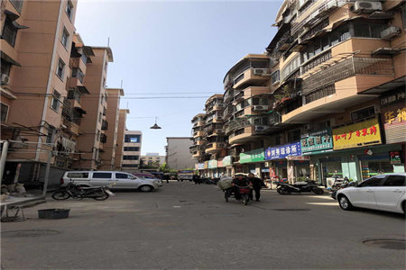 东平一实小龙山花苑3室2厅1卫50万96m24楼包手续