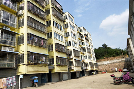 明湖中学附近秀水佳苑3室2厅1卫86万114m2精装修出售